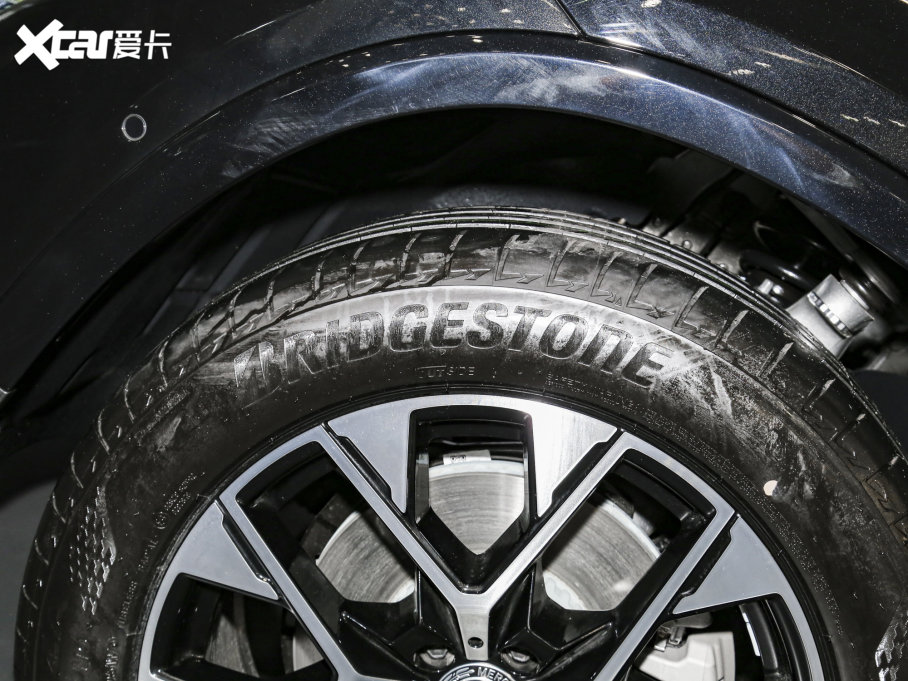 2023YGLC GLC 260 L 4MATIC A 7