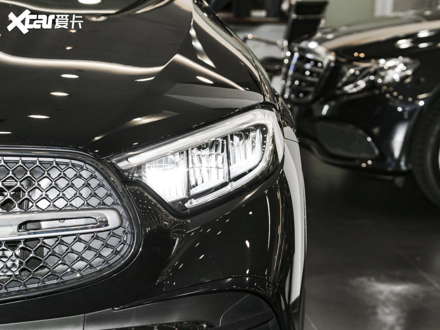 2023YGLC GLC 260 L 4MATIC A 7