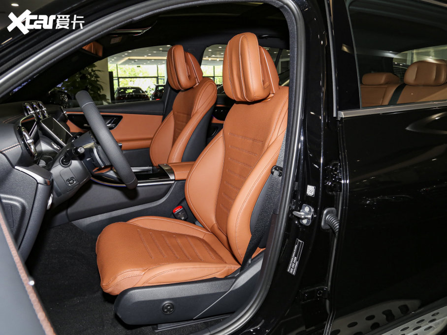 2023��YGLC GLC 260 L 4MATIC ���A�� 7��