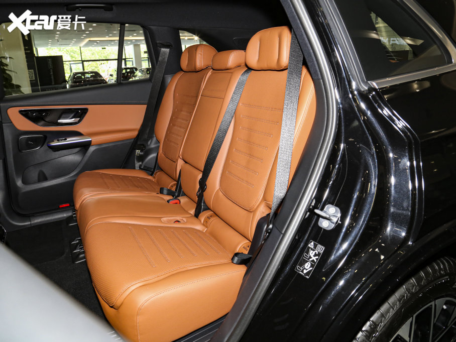 2023��YGLC GLC 260 L 4MATIC ���A�� 7��