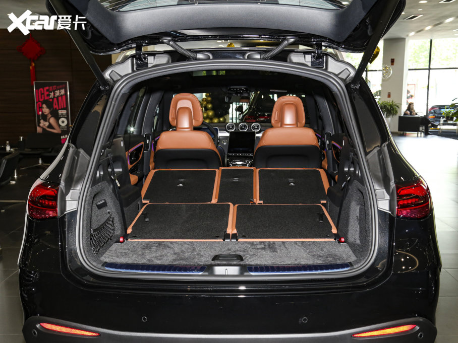 2023��YGLC GLC 260 L 4MATIC ���A�� 7��