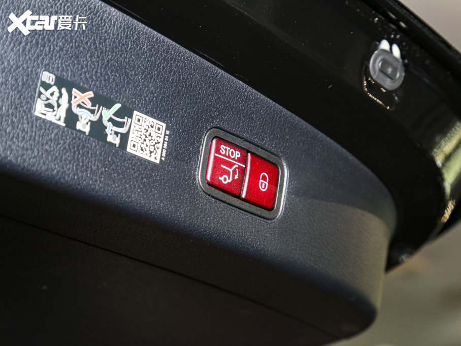 2023��YGLC GLC 260 L 4MATIC ���A�� 7��