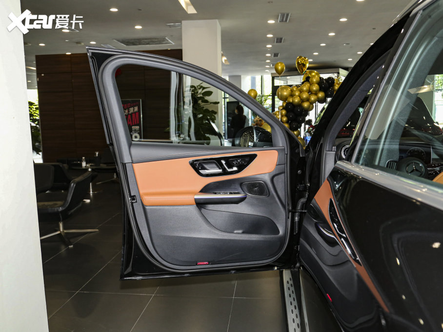 2023YGLC GLC 260 L 4MATIC A 7