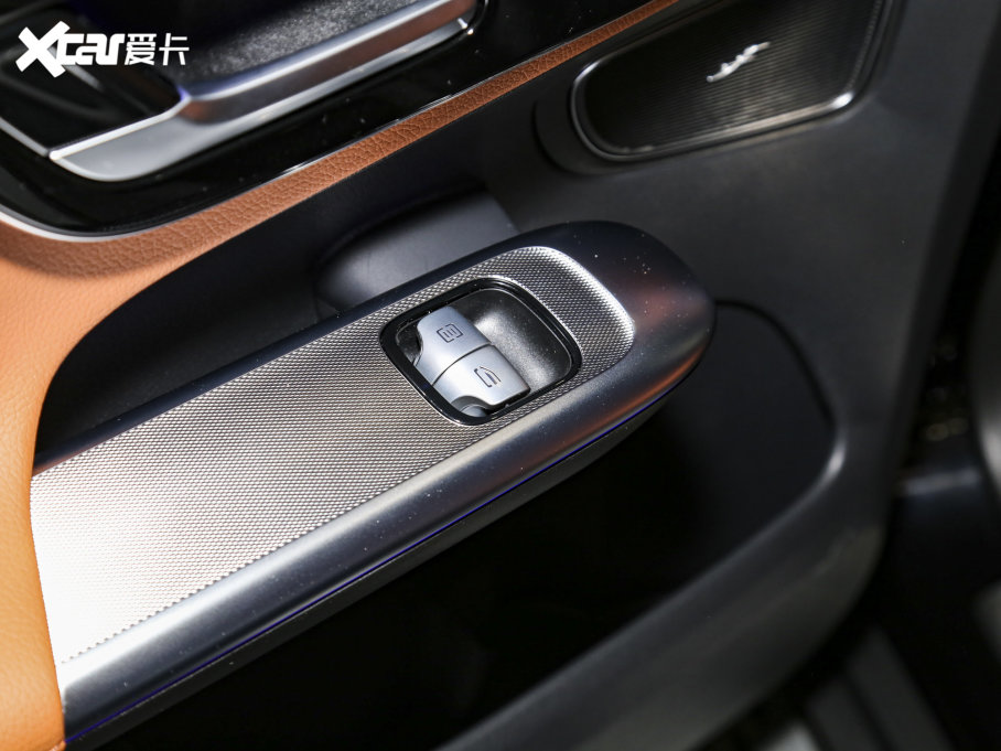 2023YGLC GLC 260 L 4MATIC A 7