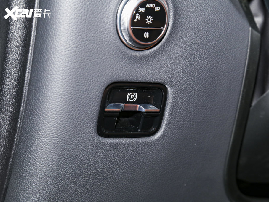 2023YGLC GLC 260 L 4MATIC A 7