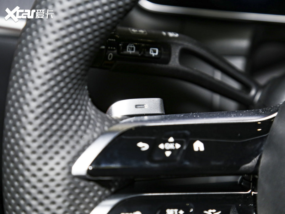 2023YGLC GLC 260 L 4MATIC A 7