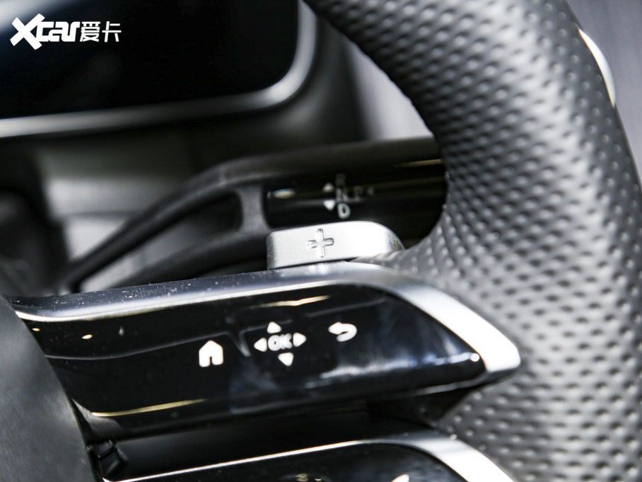 2023YGLC GLC 260 L 4MATIC A 7