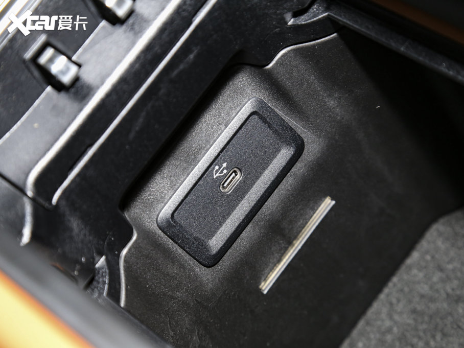 2023YGLC GLC 260 L 4MATIC A 7