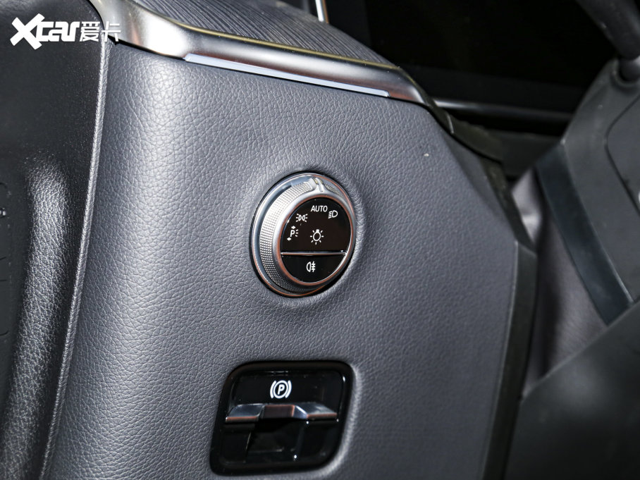 2023YGLC GLC 260 L 4MATIC A 7