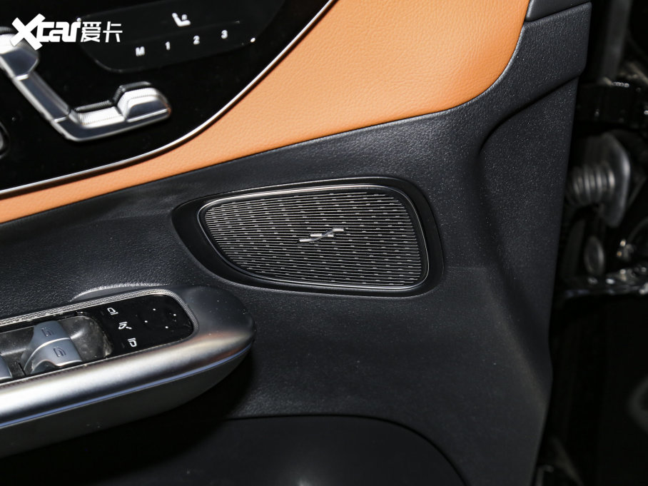 2023YGLC GLC 260 L 4MATIC A 7