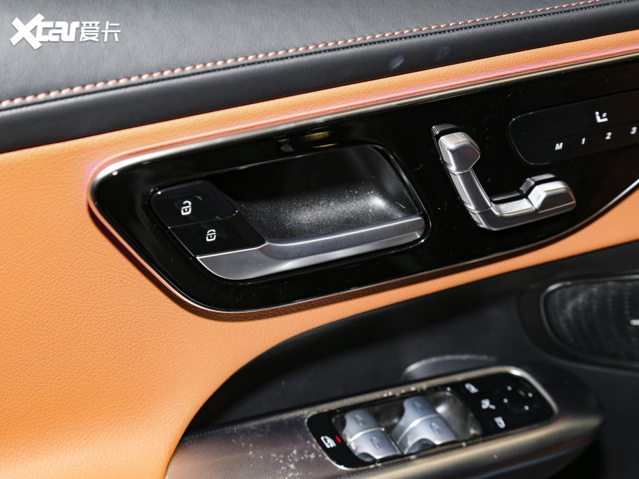 2023YGLC GLC 260 L 4MATIC A 7