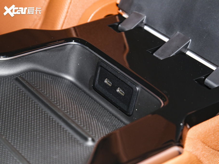 2023YGLC GLC 260 L 4MATIC A 7