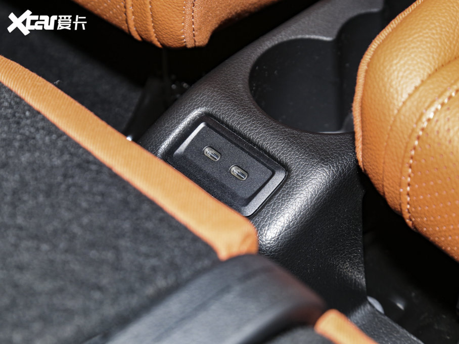 2023��YGLC GLC 260 L 4MATIC ���A�� 7��