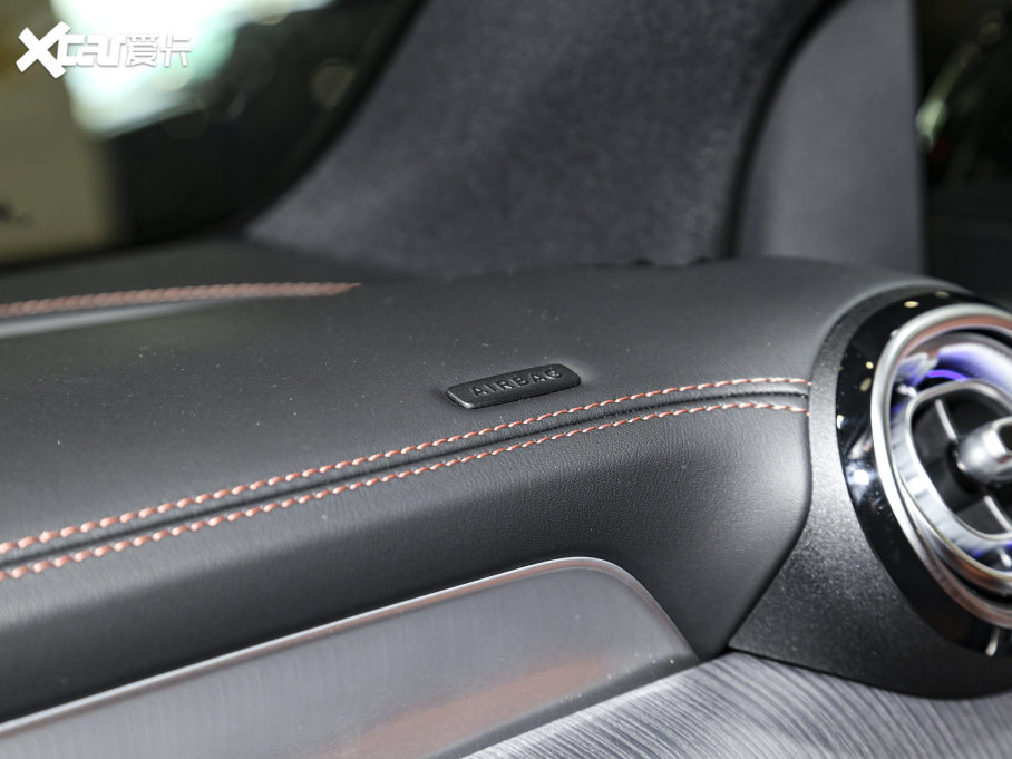 2023��YGLC GLC 260 L 4MATIC ���A�� 7��