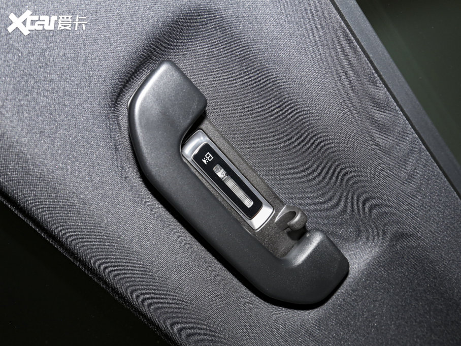 2023YGLC GLC 260 L 4MATIC A 7