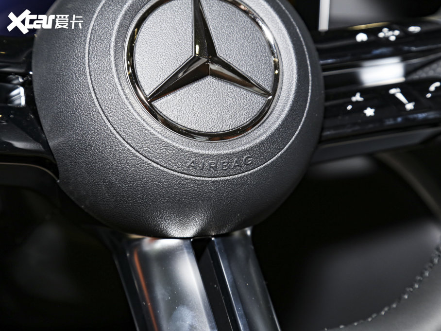 2023YGLC GLC 260 L 4MATIC A 7