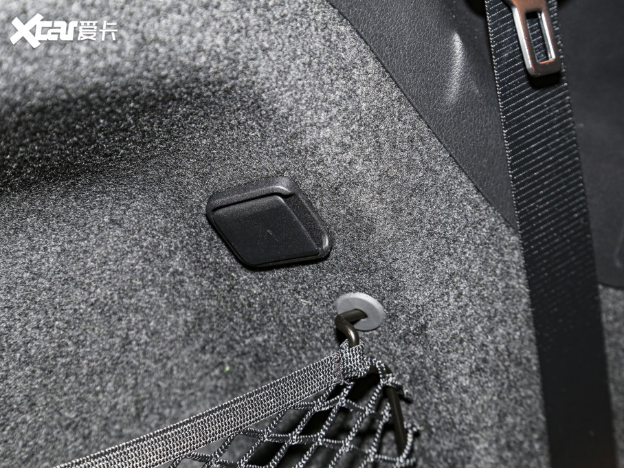 2023YGLC GLC 260 L 4MATIC A 7