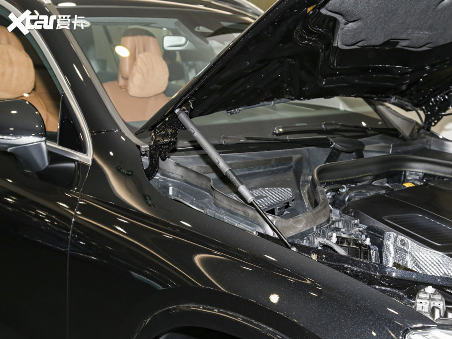 2023YGLC GLC 260 L 4MATIC A 7