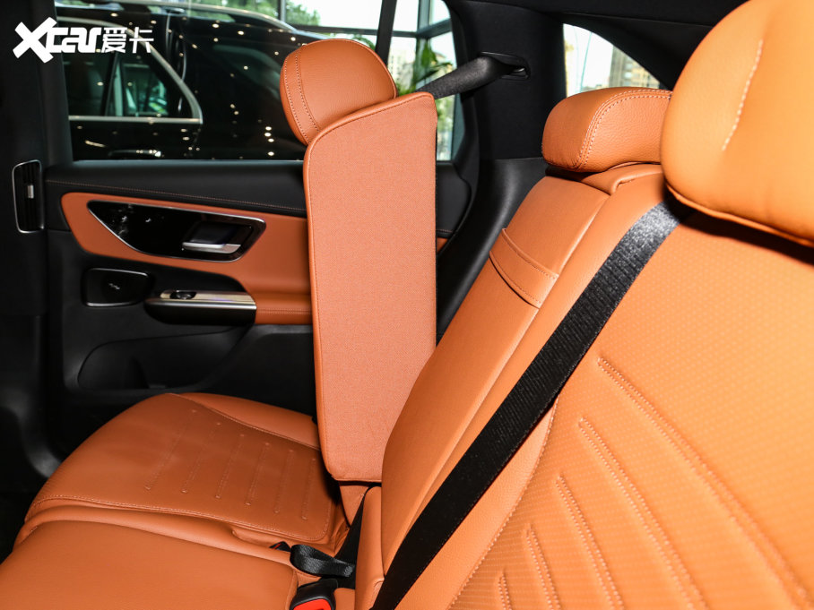 2023YGLC GLC 260 L 4MATIC (dng) 7