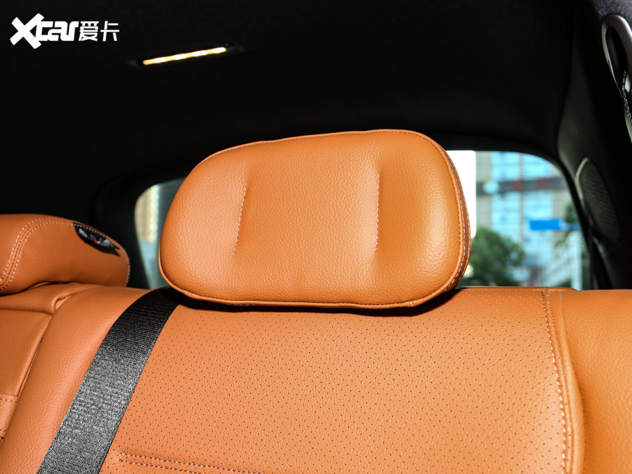 2023YGLC GLC 260 L 4MATIC Ӹ 7