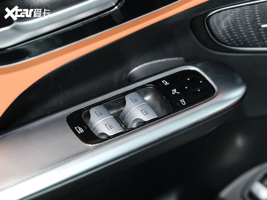 2023��YGLC GLC 260 L 4MATIC �Ӹ��� 7��