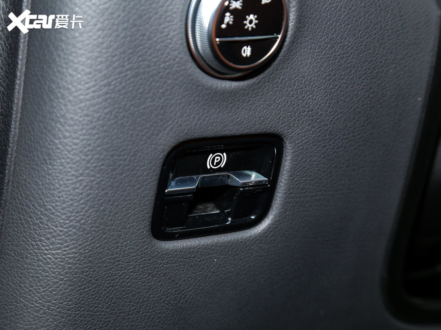 2023��YGLC GLC 260 L 4MATIC �Ӹ��� 7��