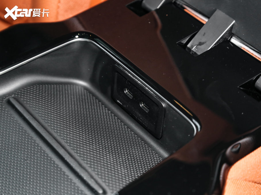 2023��YGLC GLC 260 L 4MATIC �Ӹ��� 7��