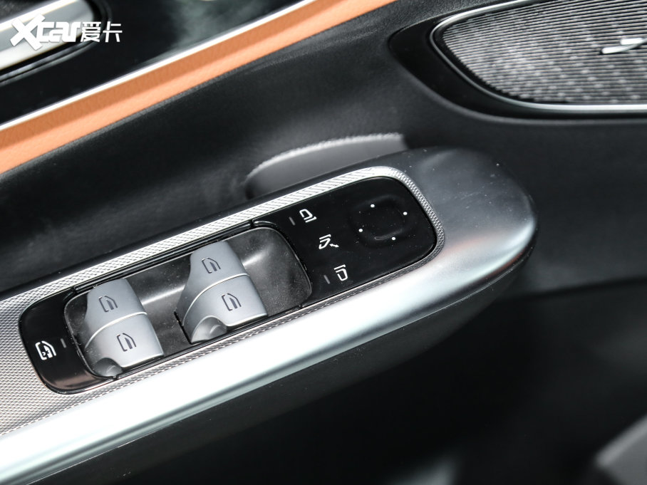 2023��YGLC GLC 260 L 4MATIC �Ӹ��� 7��