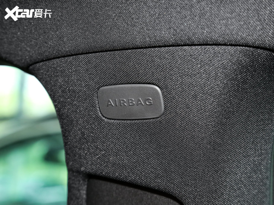 2023��YGLC GLC 260 L 4MATIC �Ӹ��� 7��