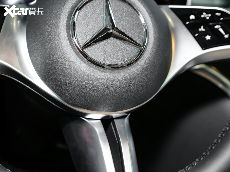 2023��YGLC GLC 260 L 4MATIC �Ӹ��� 7��