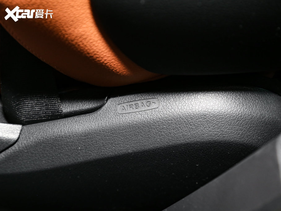 2023��YGLC GLC 260 L 4MATIC �Ӹ��� 7��