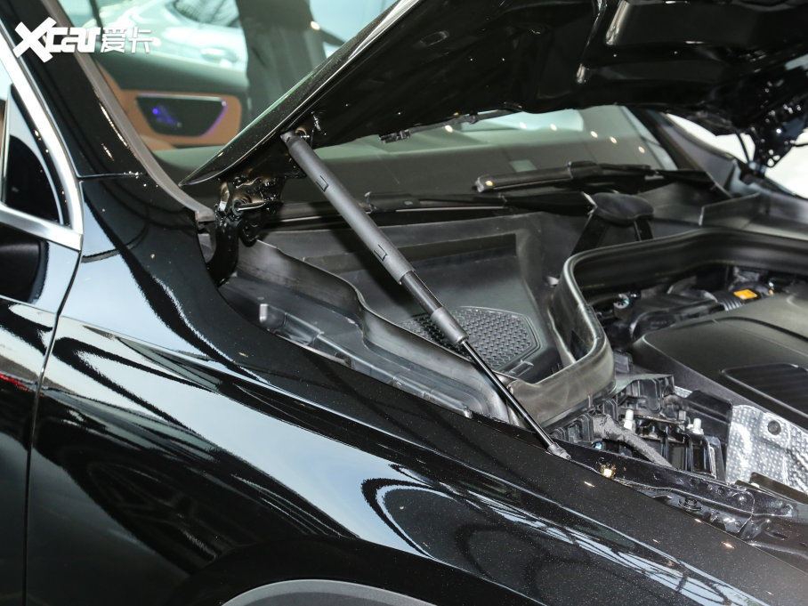 2023YGLC GLC 260 L 4MATIC Ӹ 7