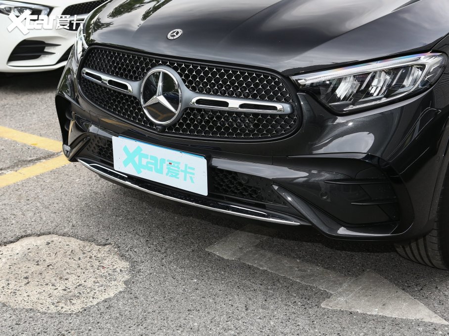 2023YGLC GLC 260 L 4MATIC A 5