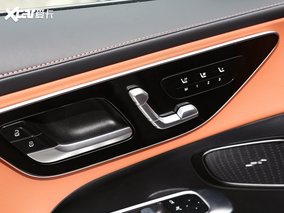 2023YGLC GLC 260 L 4MATIC A 5