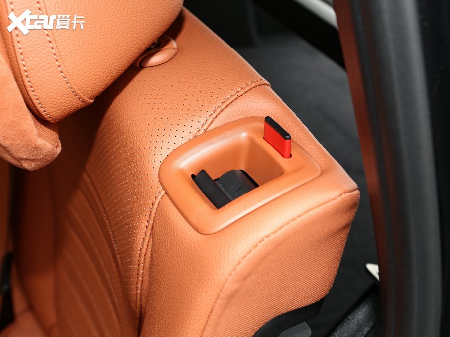 2023YGLC GLC 260 L 4MATIC A 5