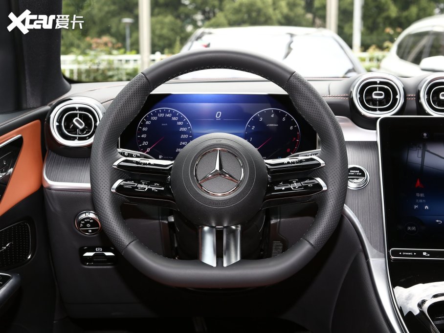 2023��YGLC GLC 260 L 4MATIC ���A�� 5��