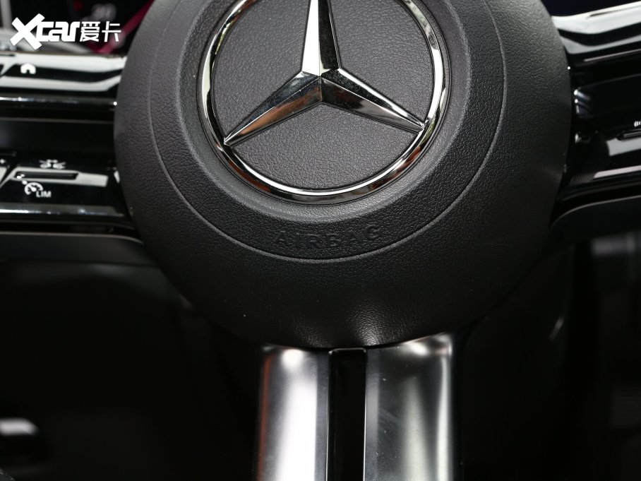 2023��YGLC GLC 260 L 4MATIC ���A�� 5��