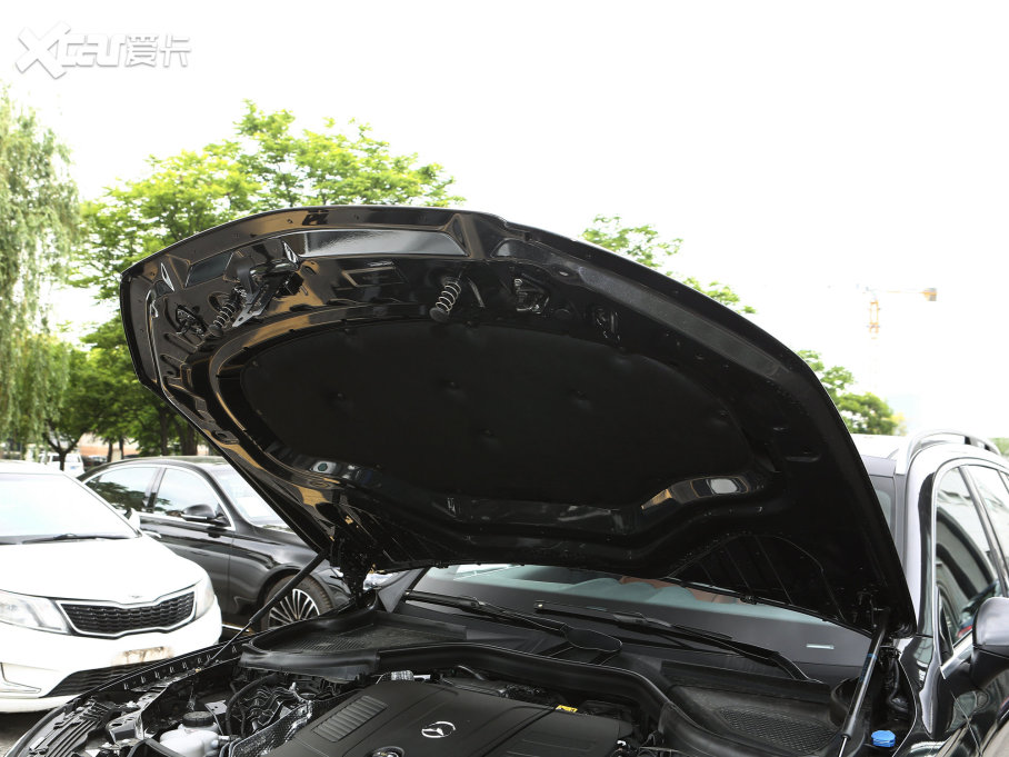 2023YGLC GLC 260 L 4MATIC A 5