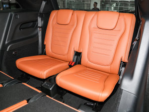 2023款GLC 300 L 4MATIC 豪华型 7座 空间座椅