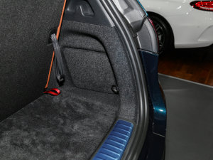 2023款GLC 300 L 4MATIC 豪华型 7座 空间座椅