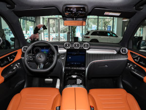 2023款GLC 300 L 4MATIC 豪华型 7座 内饰全景