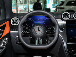 2023款GLC 300 L 4MATIC 豪华型 7座 方向盘