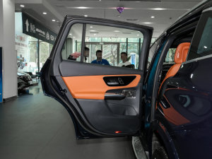 2023GLC 300 L 4MATIC A 7 ܇T