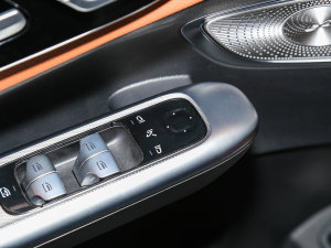 2023GLC 300 L 4MATIC A 7 п؅^