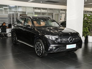 2023款GLC 260 L 4MATIC 豪华型 7座 右前45度