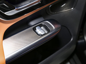 2023GLC 260 L 4MATIC A 7 ܇ƅ^