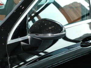 2023款GLC 260 L 4MATIC 动感型 7座 后视镜