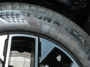 2023款GLC 260 L 4MATIC 动感型 7座 轮胎尺寸