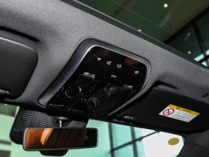 2023GLC 260 L 4MATIC Ӹ 7 п؅^