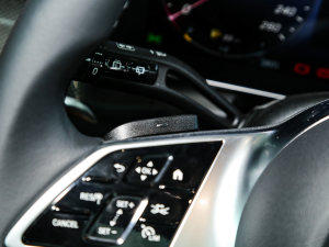 2023GLC 260 L 4MATIC Ӹ 7 п؅^